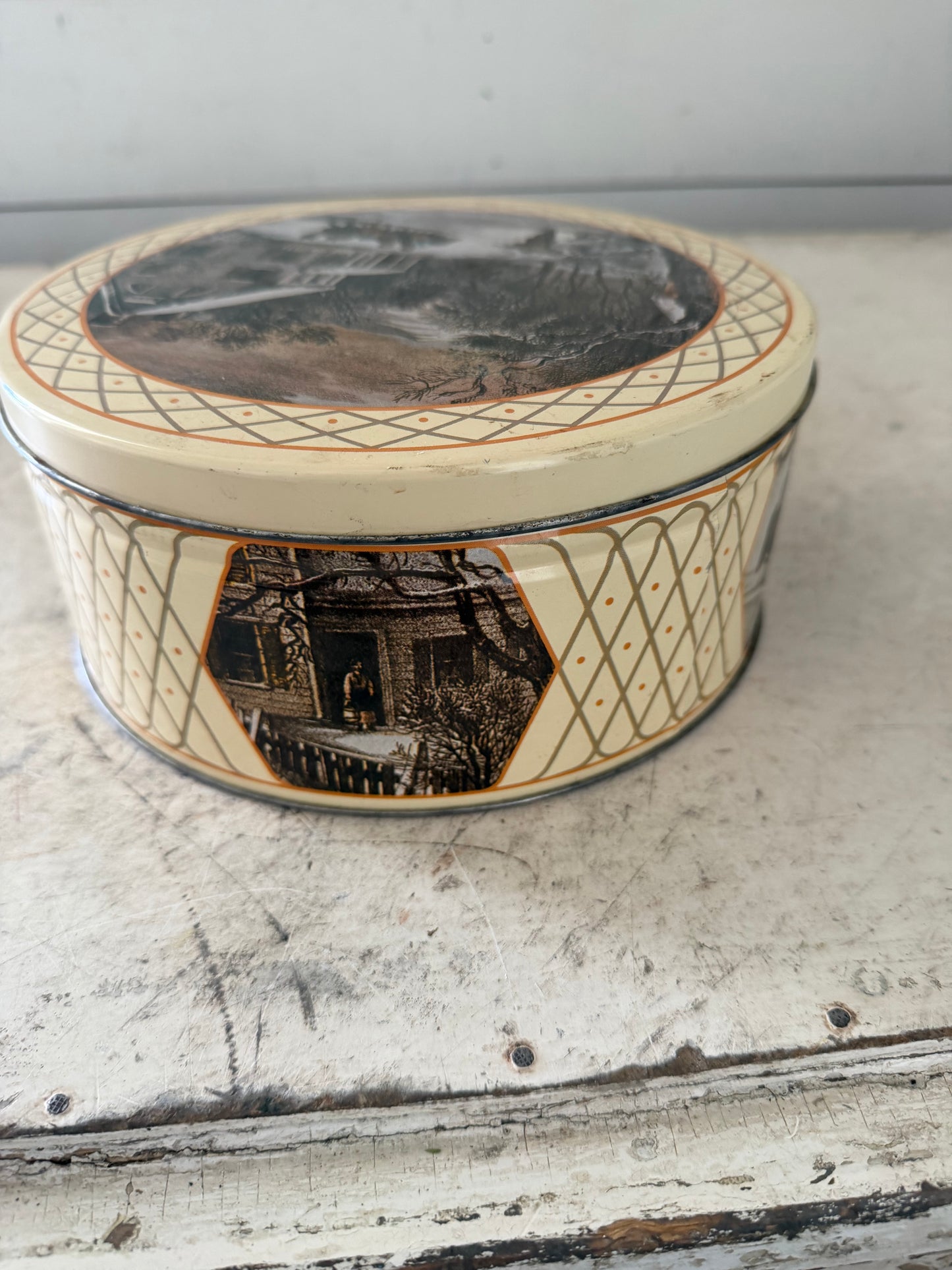 Courier and Ives butter mint decorative holiday tin