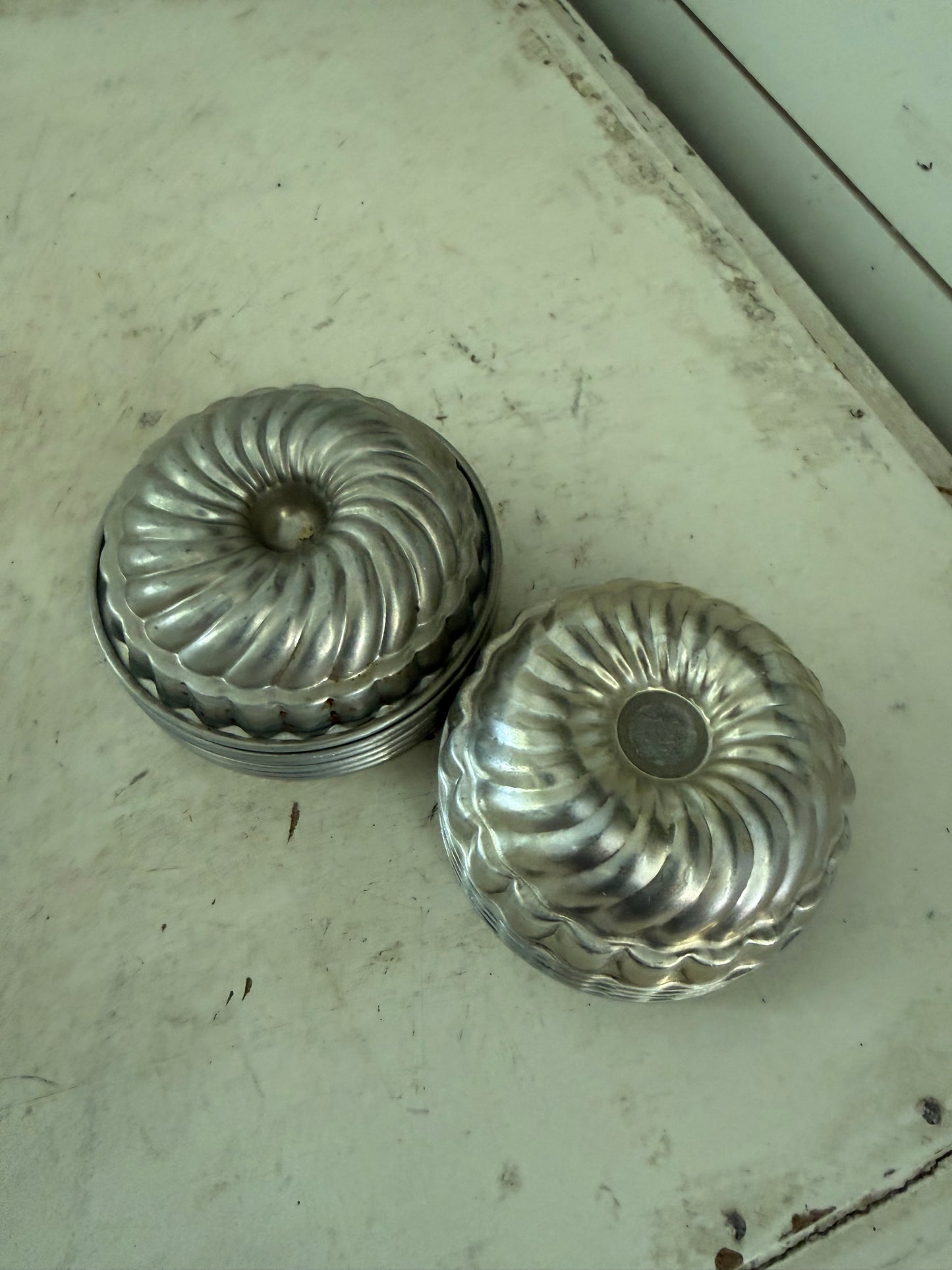 Set of vintage aluminum Jell-O molds mini