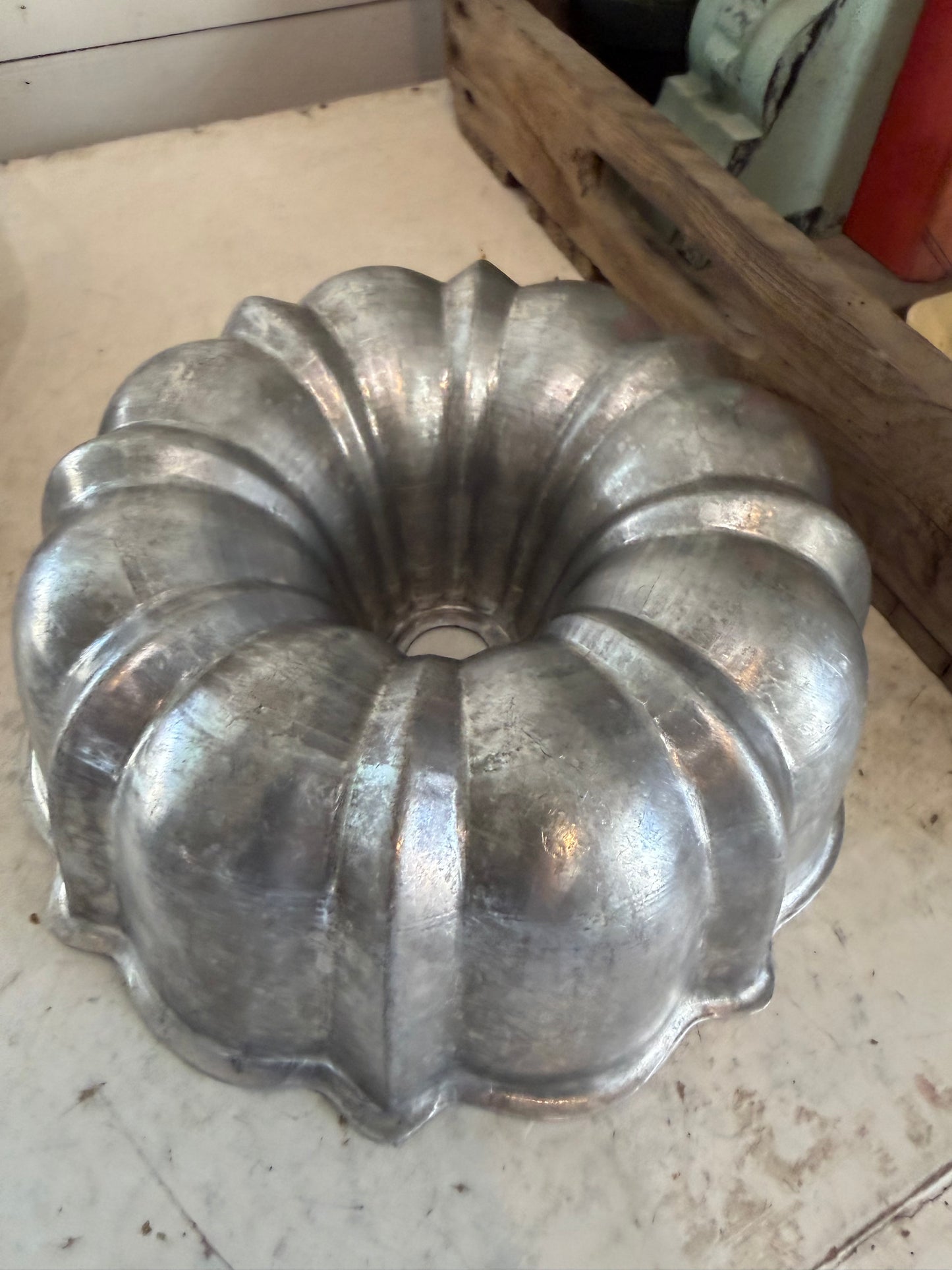 Vintage cast aluminum Bundt pan