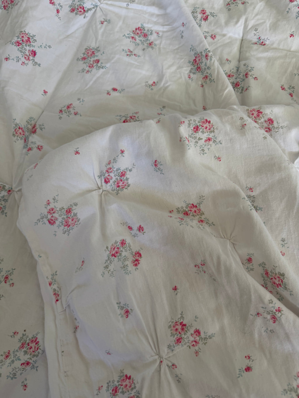 Pink Floral Farmhouse by Rachel Ashwell Comforter and shams king size