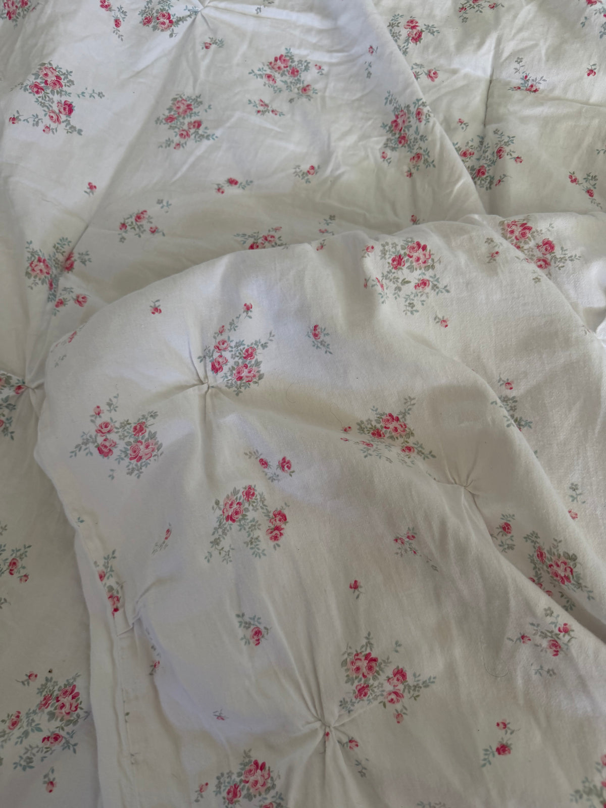 Pink Floral Farmhouse by Rachel Ashwell Comforter and shams king size