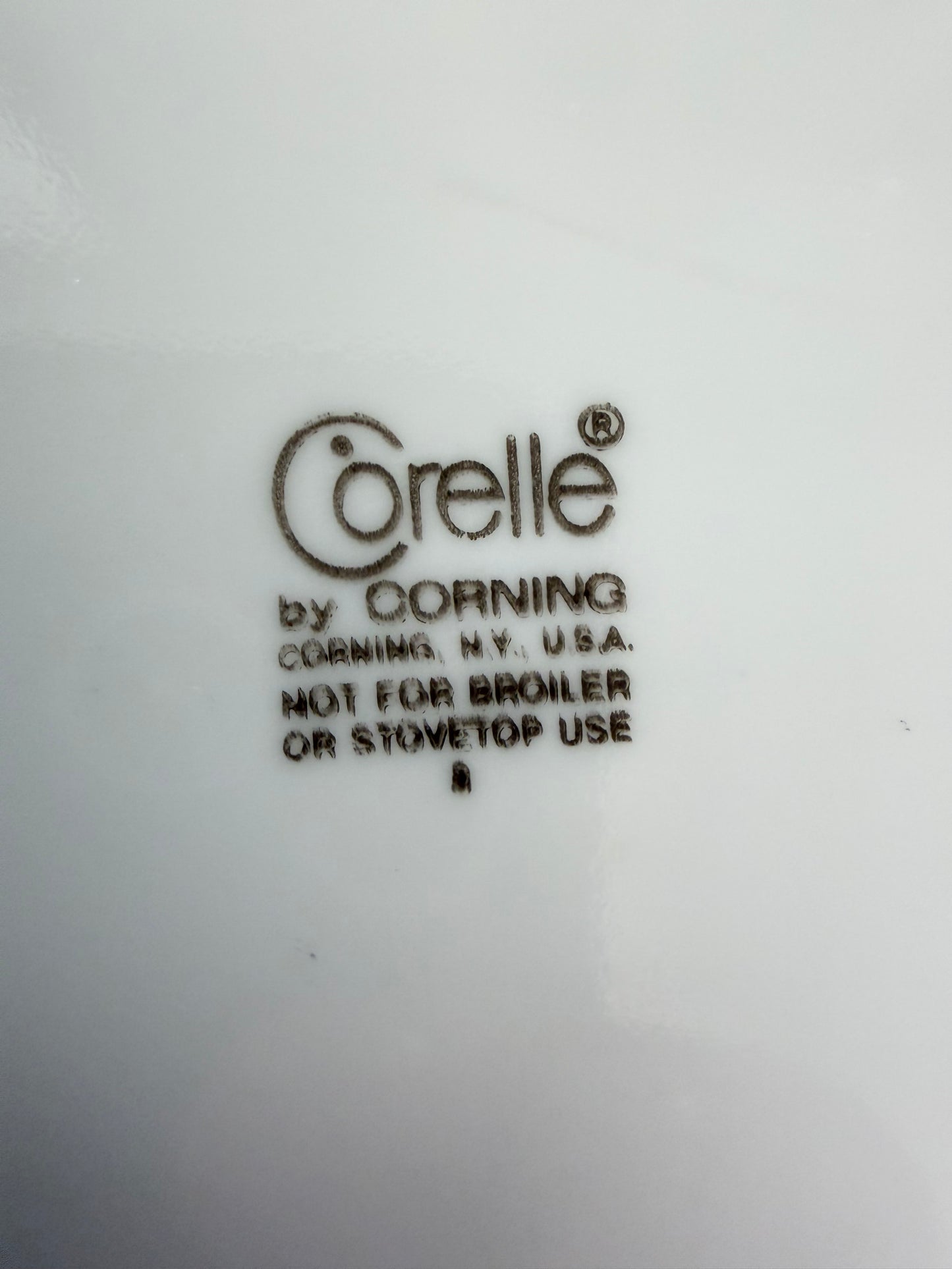 Corelle spring meadow Dinner Plate Floral pattern - has some wear