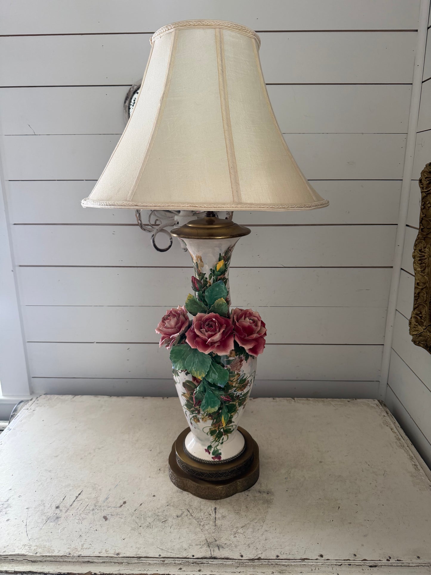 Vintage Capodimonte-style porcelain table lamp - Has Some Small Chips on Flowers