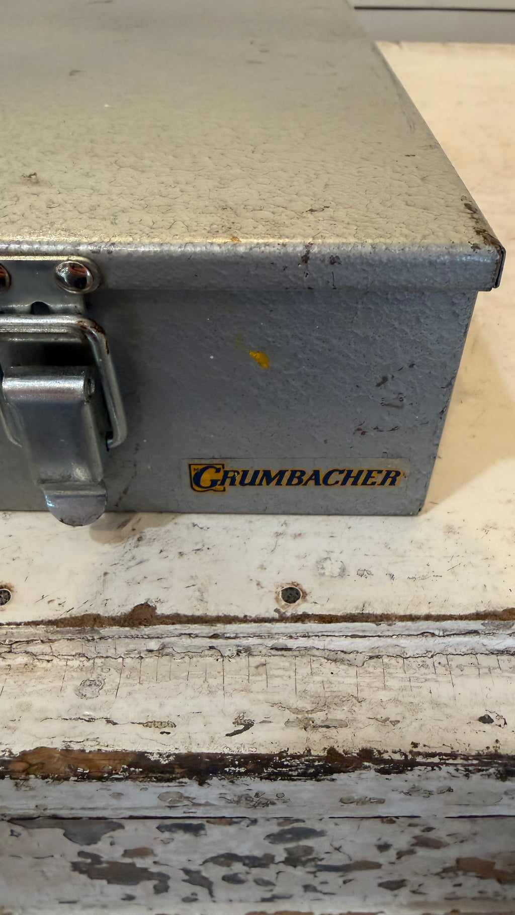 Vintage Grumbacher Artist's Metal Paint Box will get cleaned up
