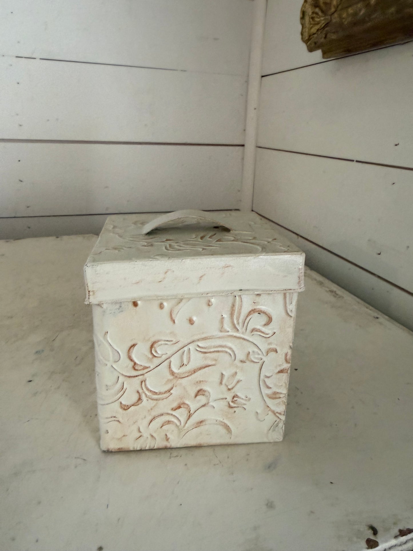 White Tin with Lid Will Get Makeover