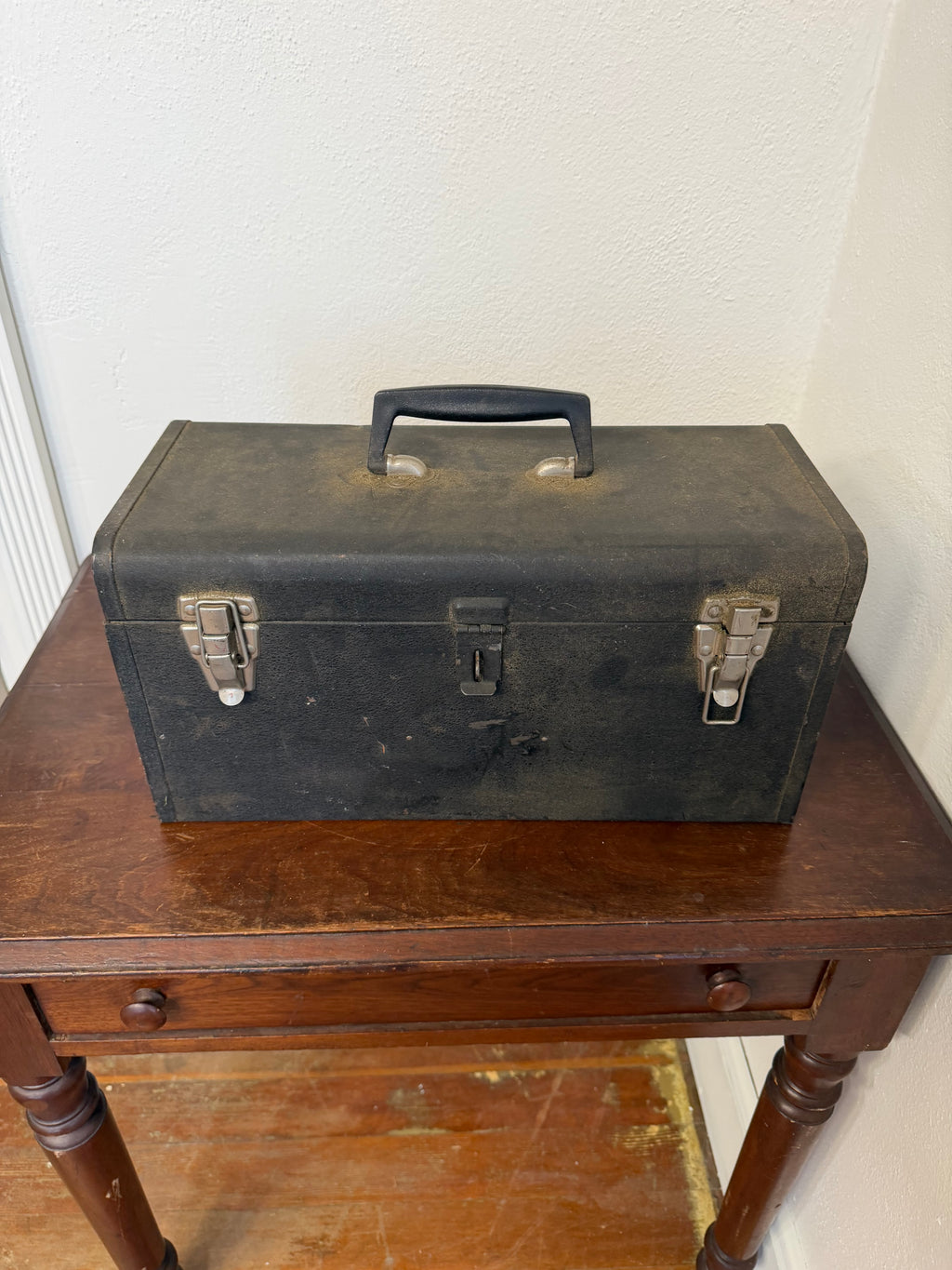 Vintage Metal Toolbox - Will Get Makeover