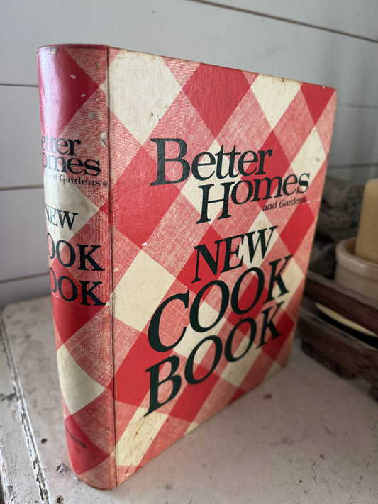 Better Homes and Gardens New Cook Book 1976