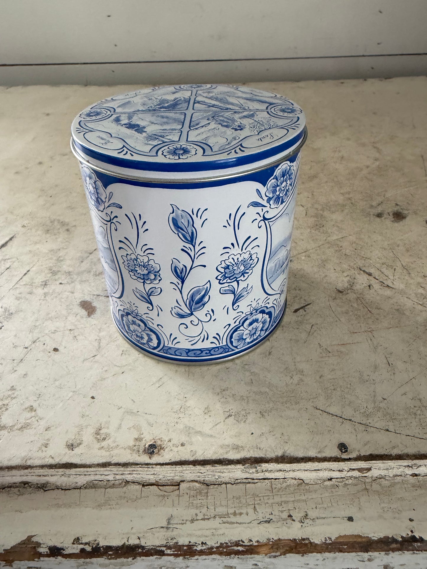 Holland Delft Blue Windmill Tin