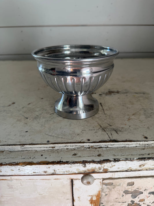 Metal pedestal bowl