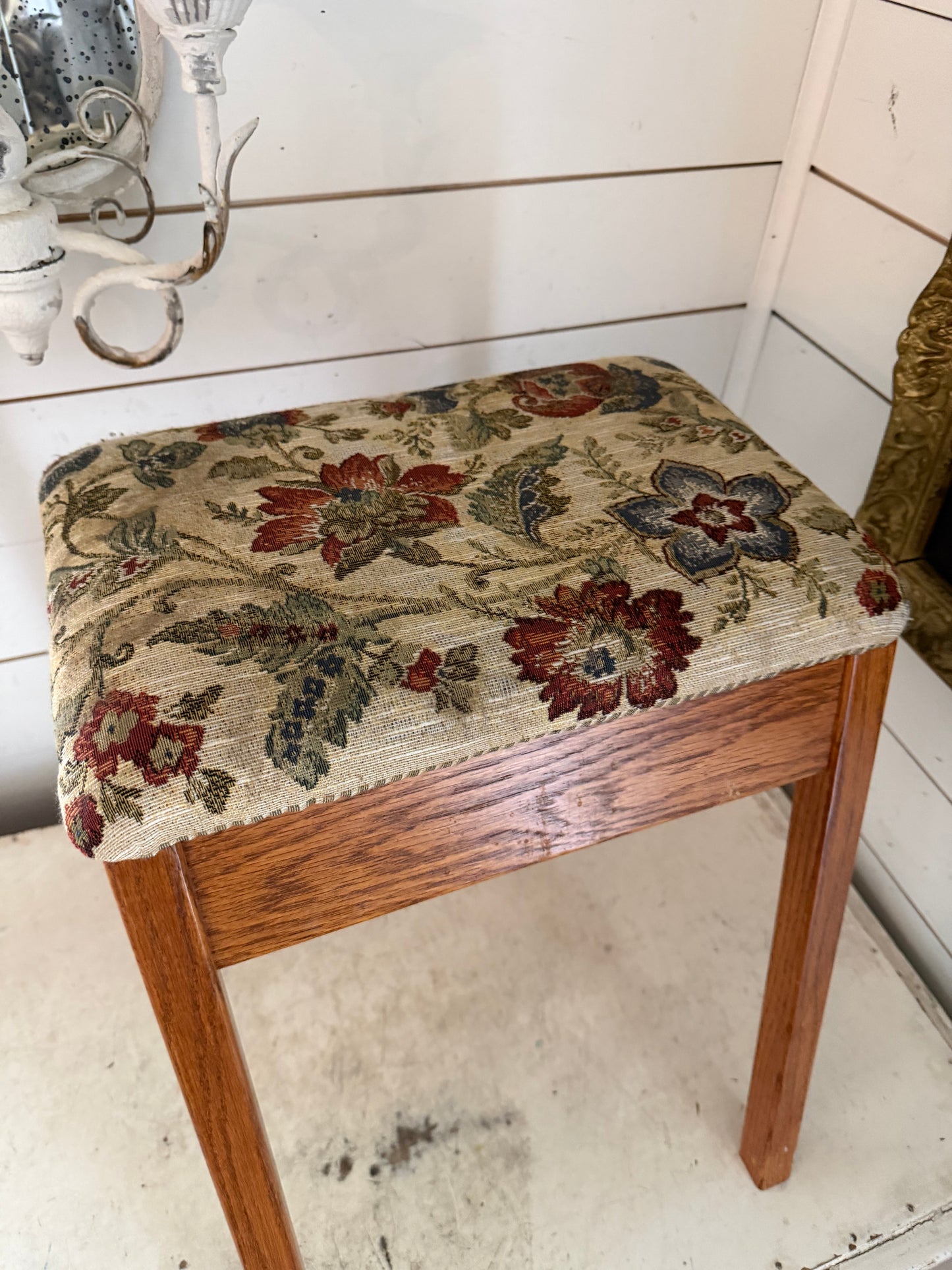 Vintage Oak Footstool will get makeover