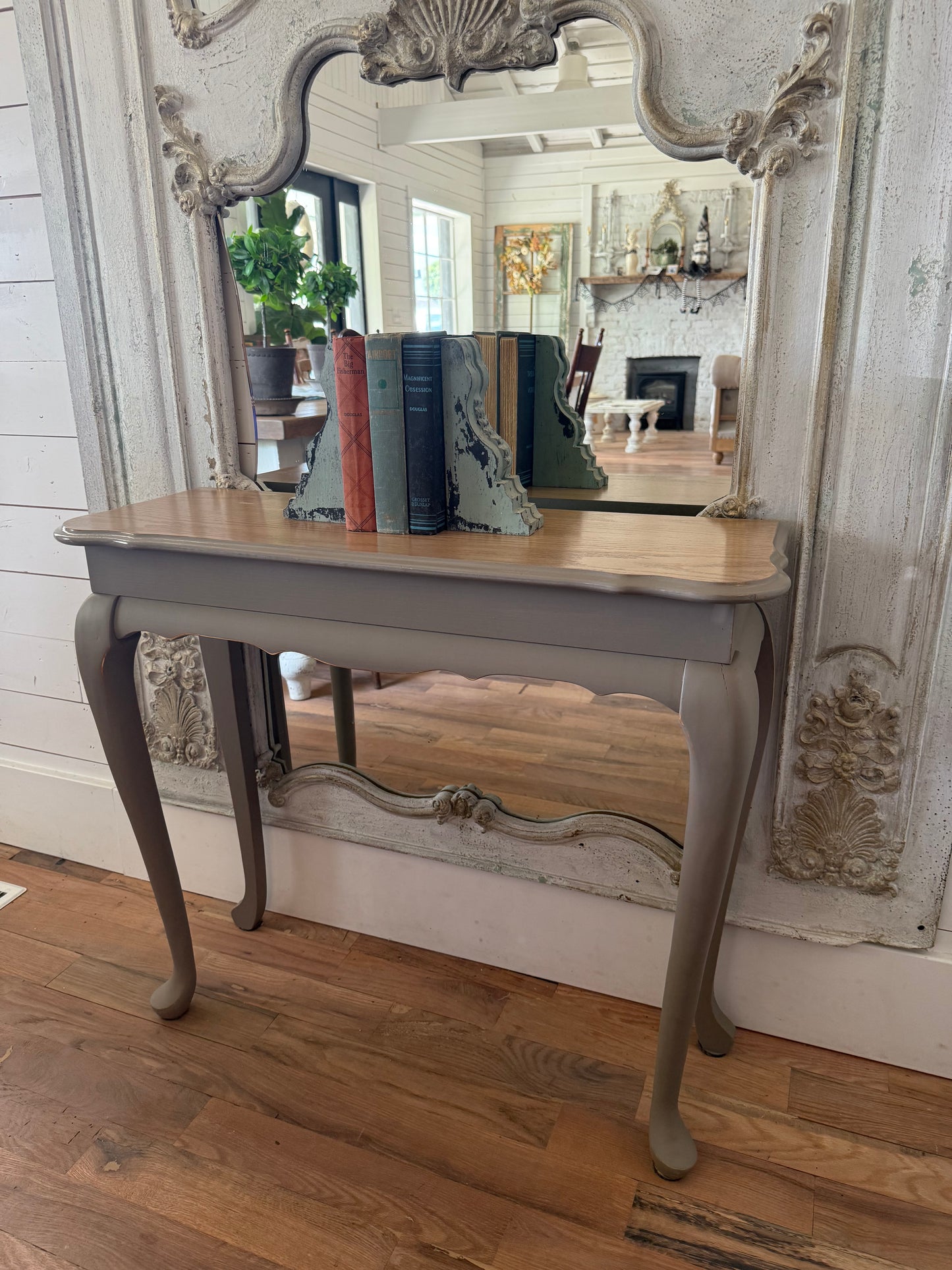French Provincial Entry Table