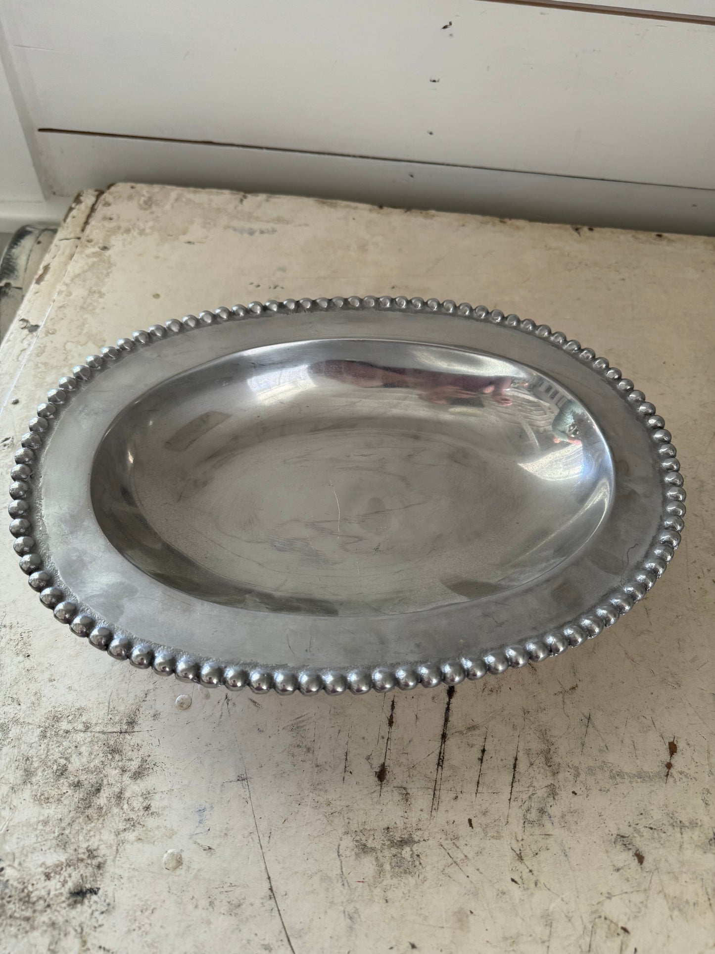 Aluminum decor round and oval dish sold individually