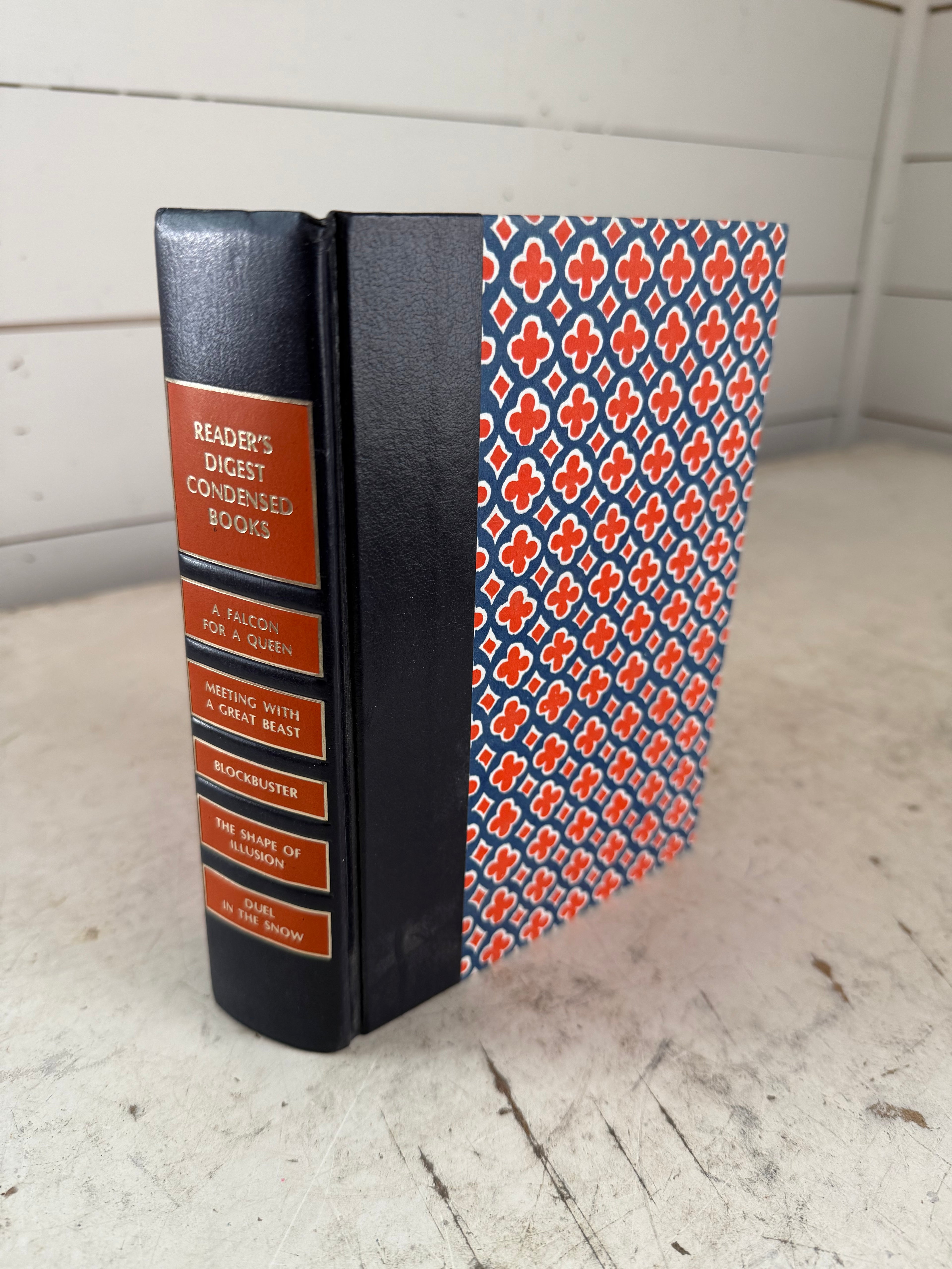 Readers Digest - Orange & Blue - A FALCON FOR A QUEEN