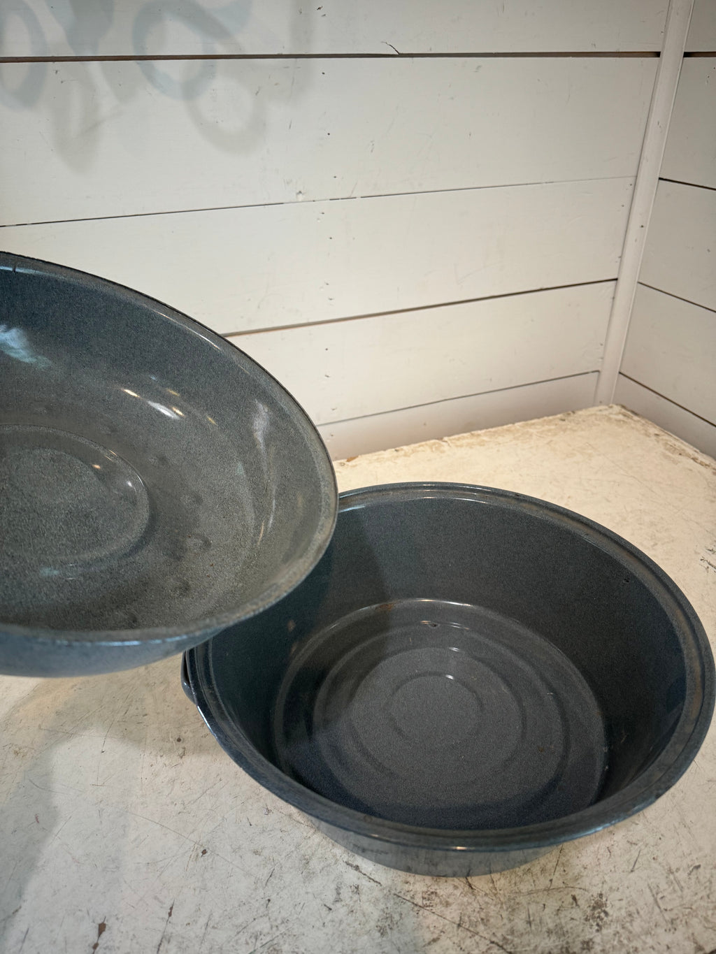 Vintage Gray Enamal Granite Roaster - has some chips