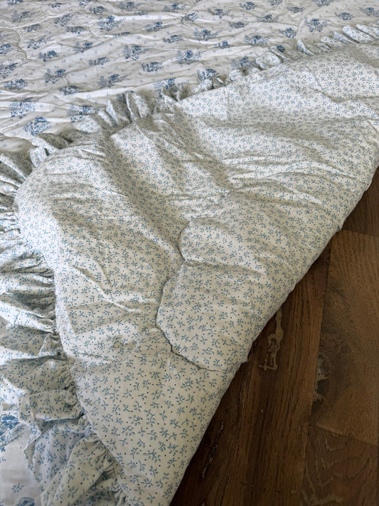 Lady Pepperell Queen Comforter with Ruffle