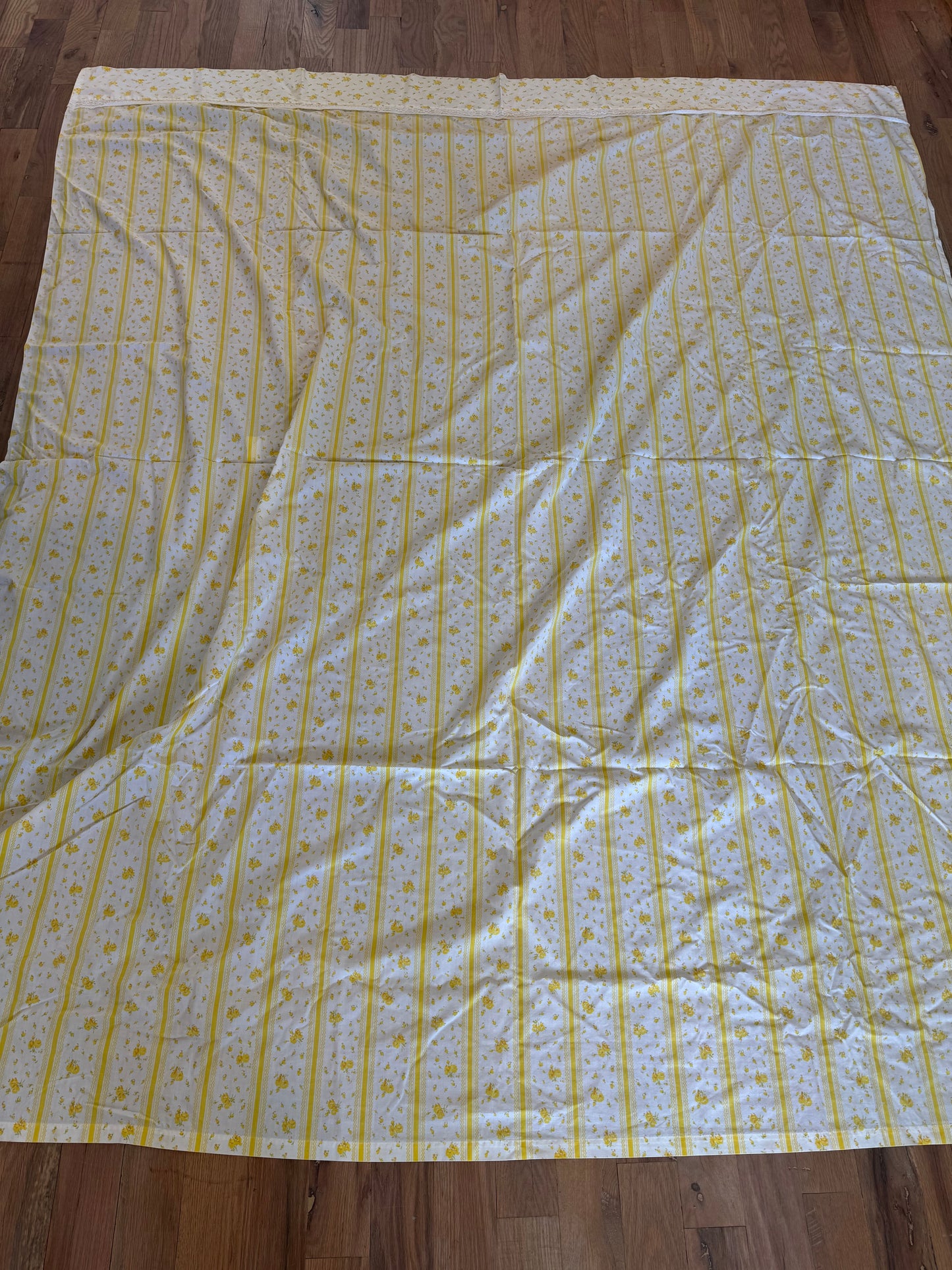 Full Size Vintage Yellow Flat Sheet