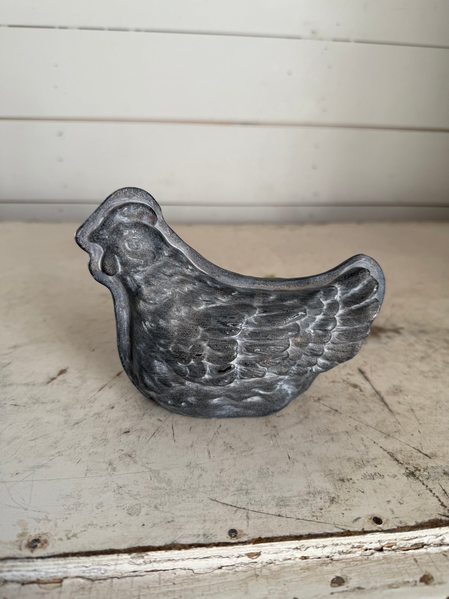 Resin silver colored hen- faux mould