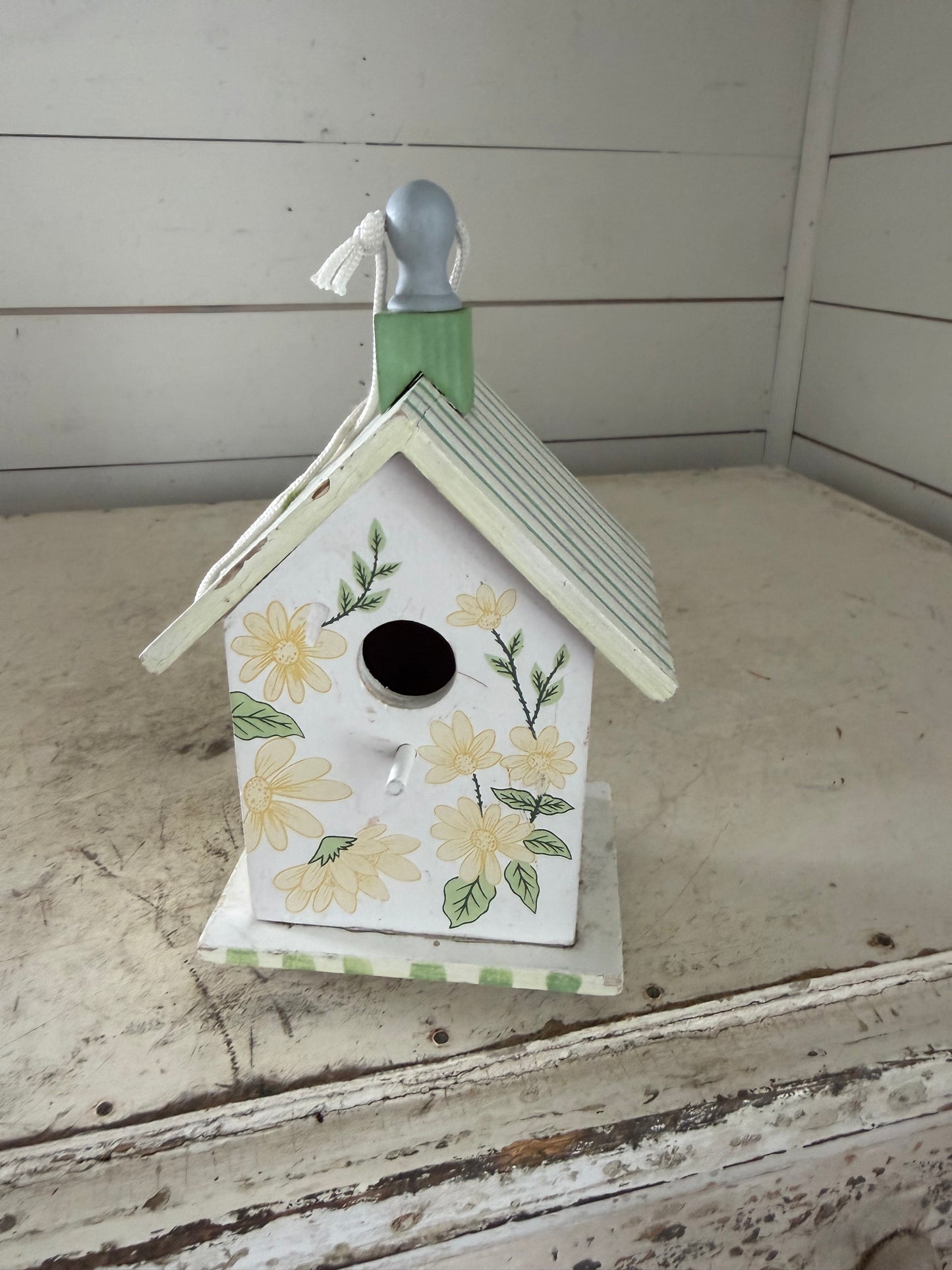 Small Birdhouse will get makeover