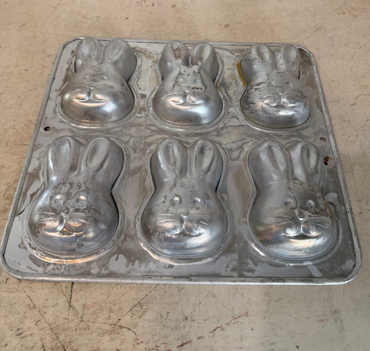 WILTON MINI BUNNY Rabbit Faces 6 Cav SHAPES ALUMINUM CAKE PAN
