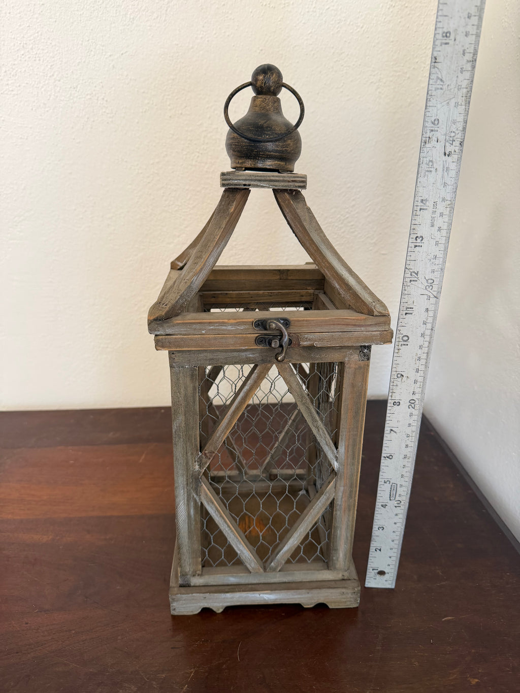 Linterna de madera