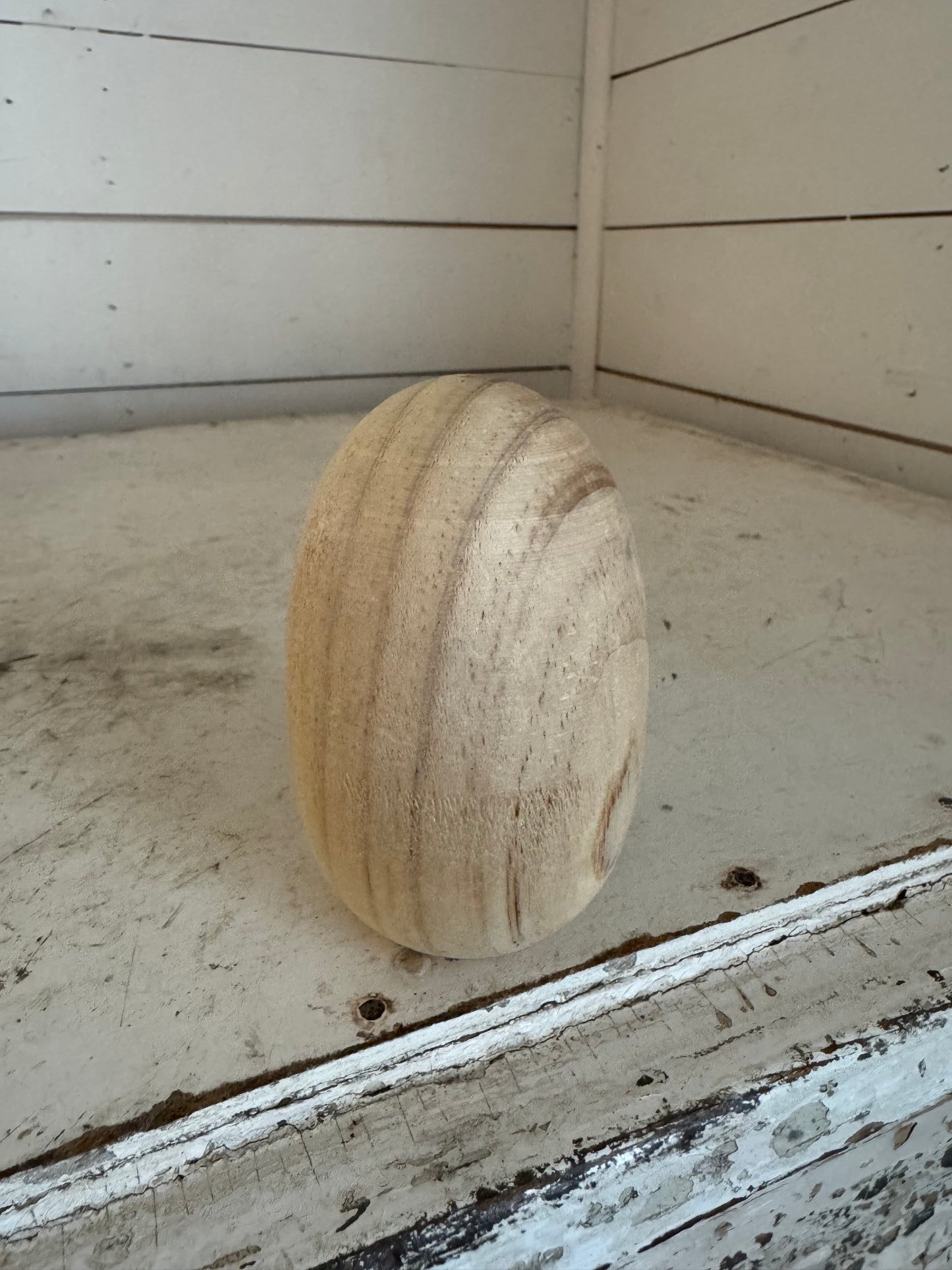 Wooden Egg with flat bottom