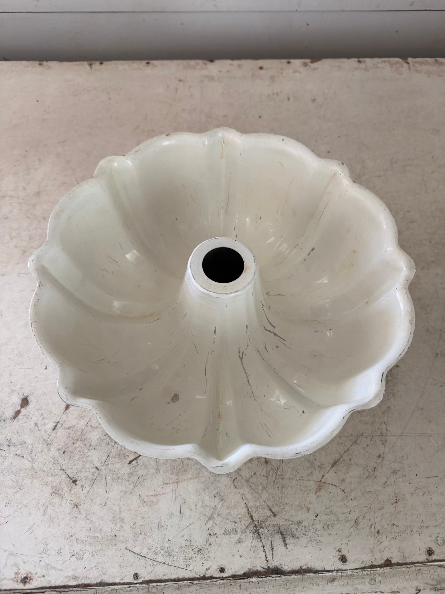 White Bundt Pan
