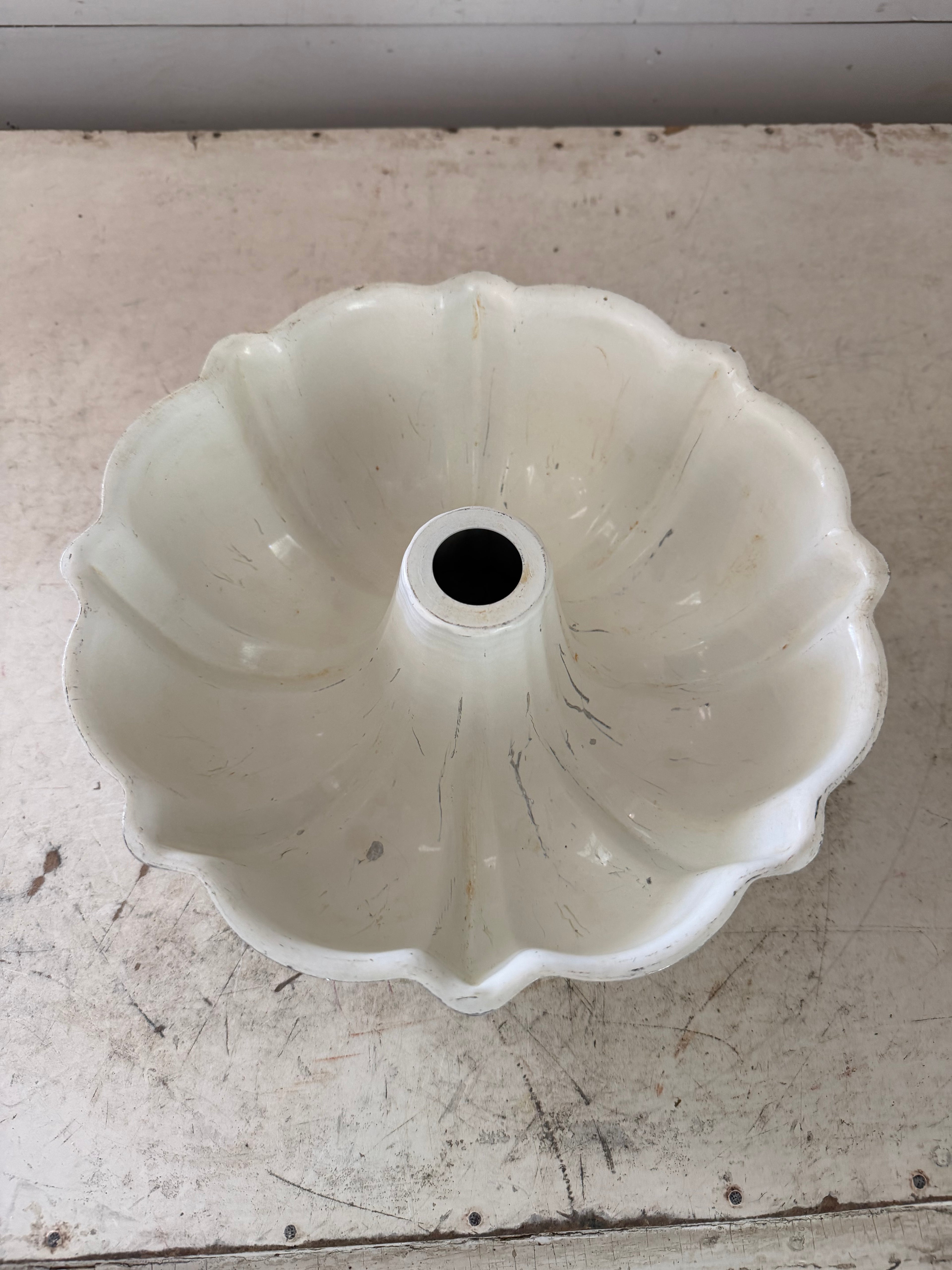 White Bundt Pan