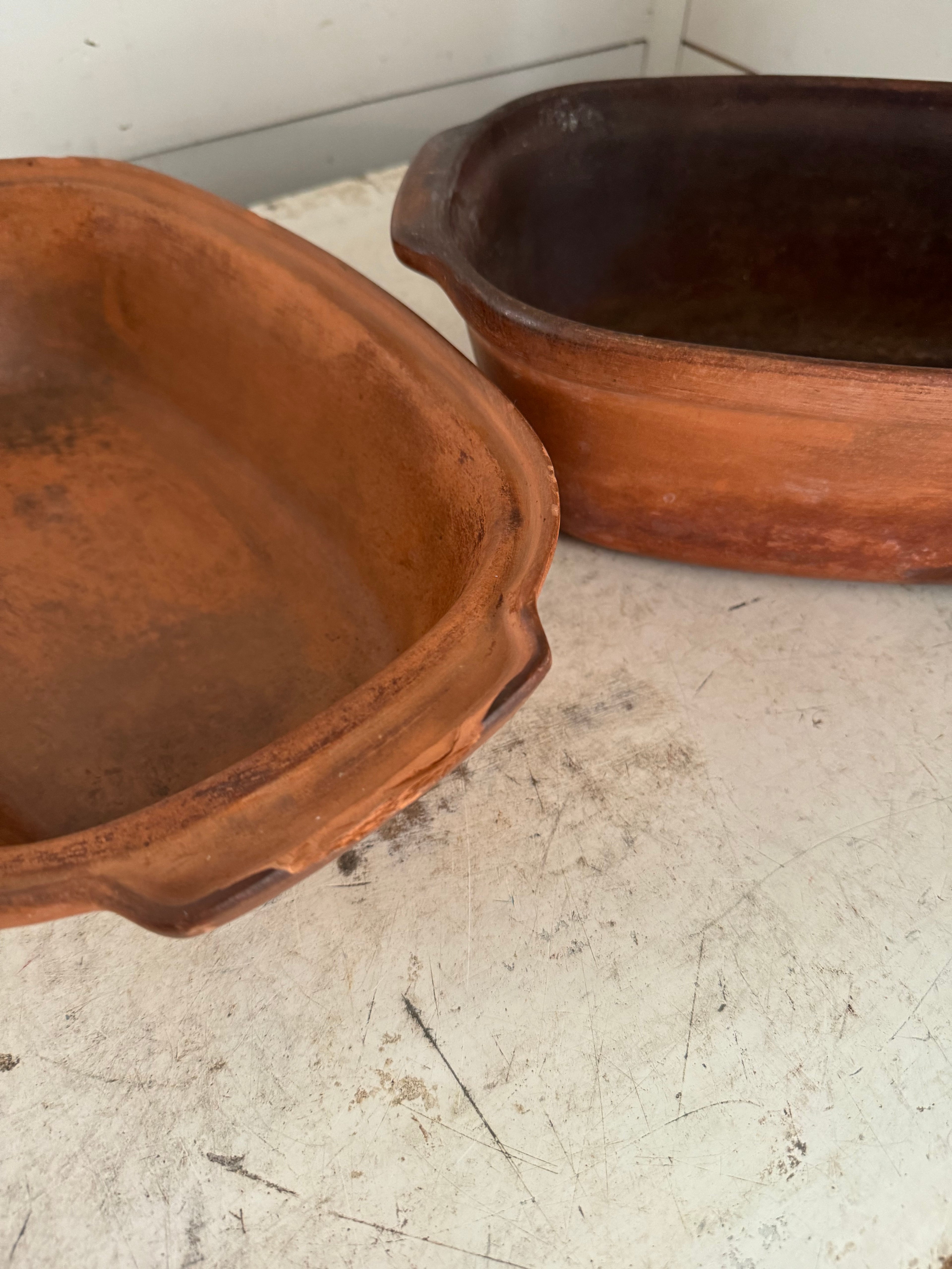 ABC Terra Cotta Covered Casserole Dish Terracotta Dutch Oven Clay Cooking Roaster - has chip as shown