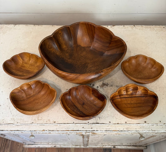 Vintage hand-carved monkey pod wood salad bowl set scalloped design
