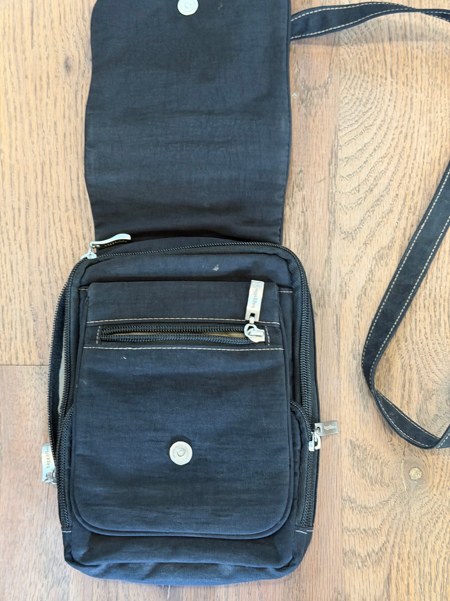 Baggallini Journey Purse RFID Pocket Crossbody Bag Black Nylon
