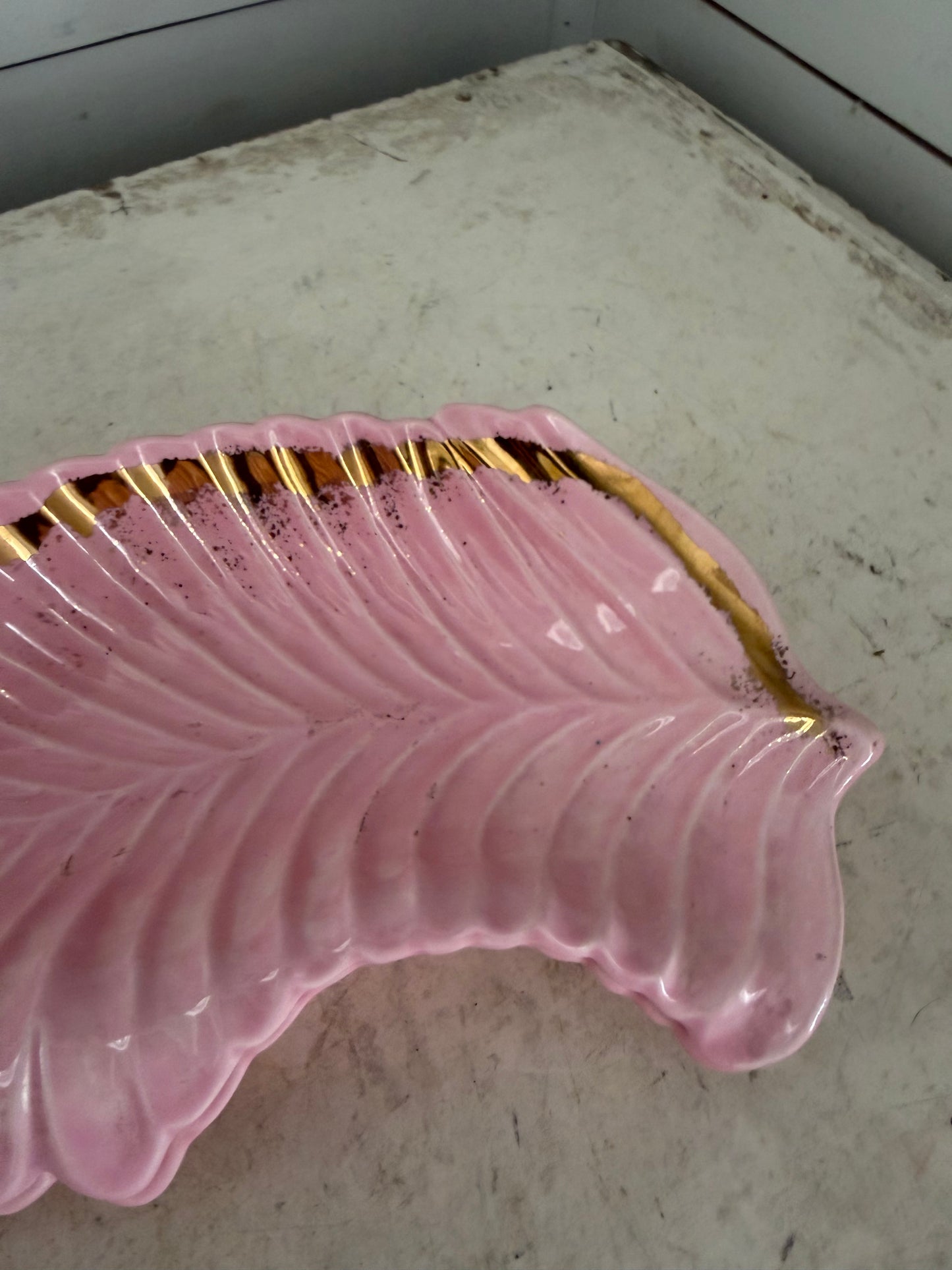 Miramar of California pink and gold speckled leaf dish sold individually