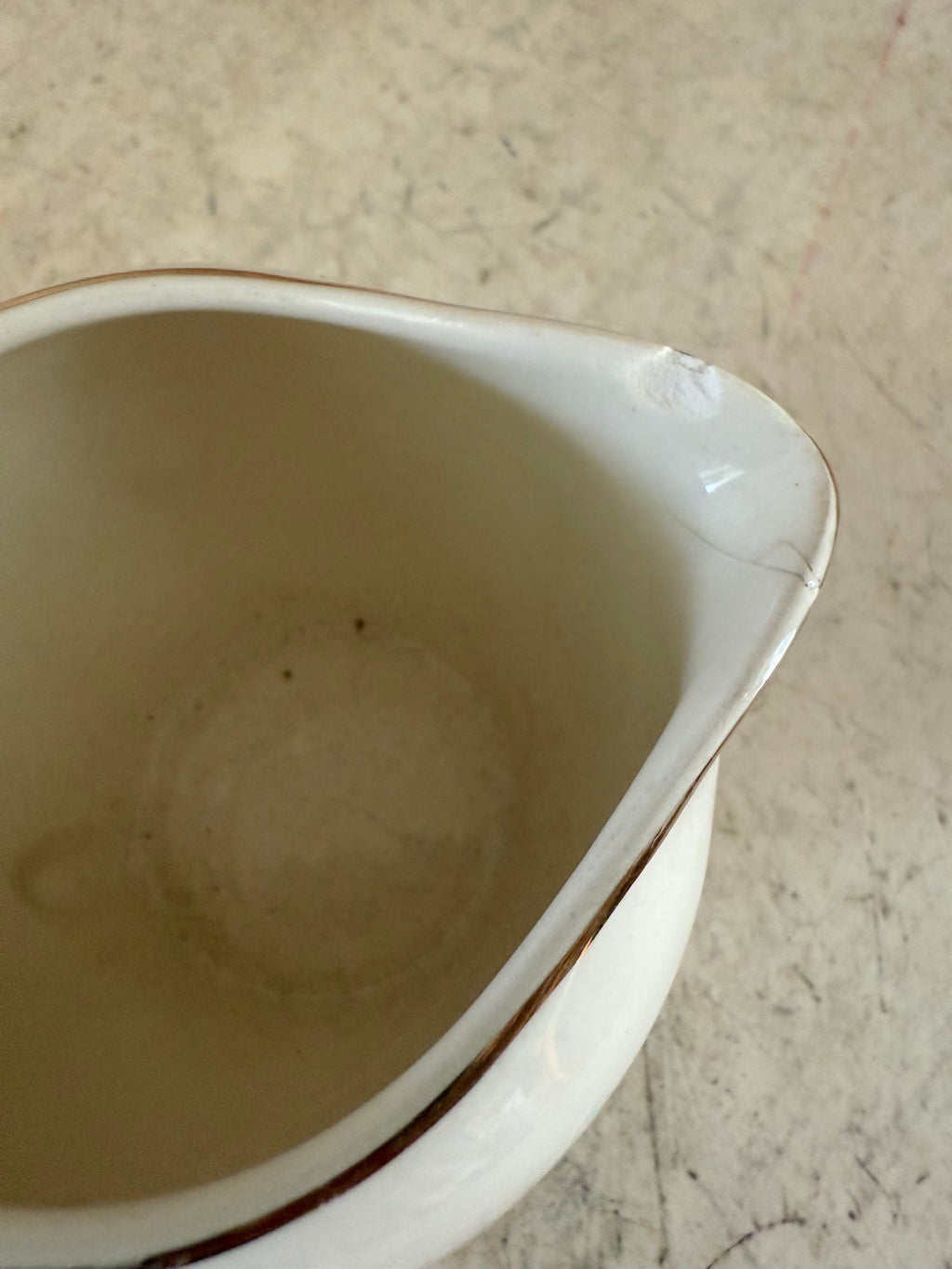 Homer Laughlin mid-century wheat design creamer has some chips