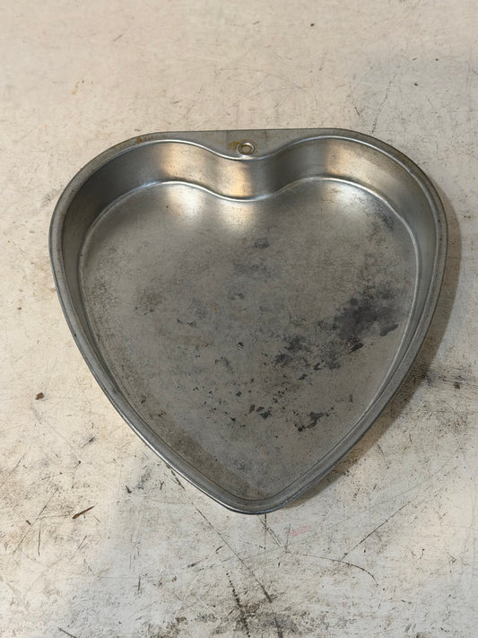 Heart shaped cake pan