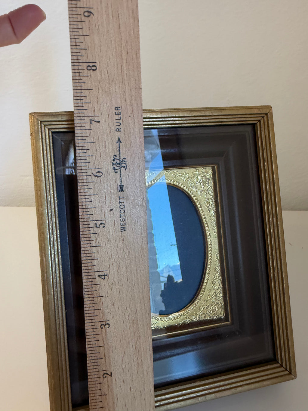 Vintage square picture frame Will get Art
