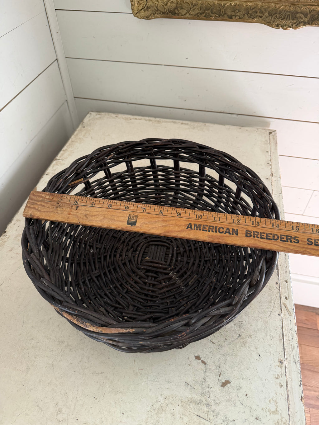 Vintage round wicker basket - Brown