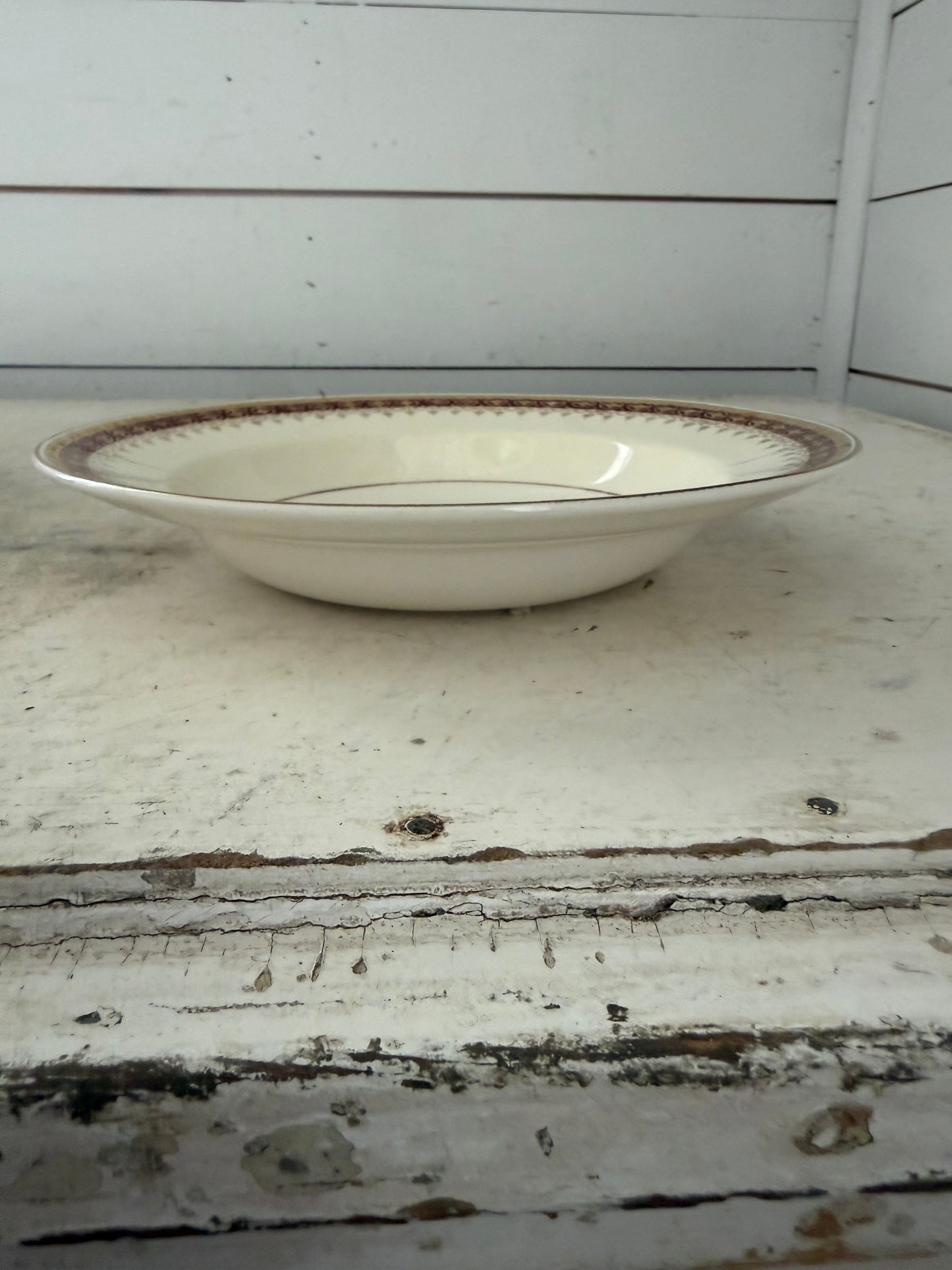 Vintage Homer Laughlin Eggshell Georgian Bowl w/gold trim
