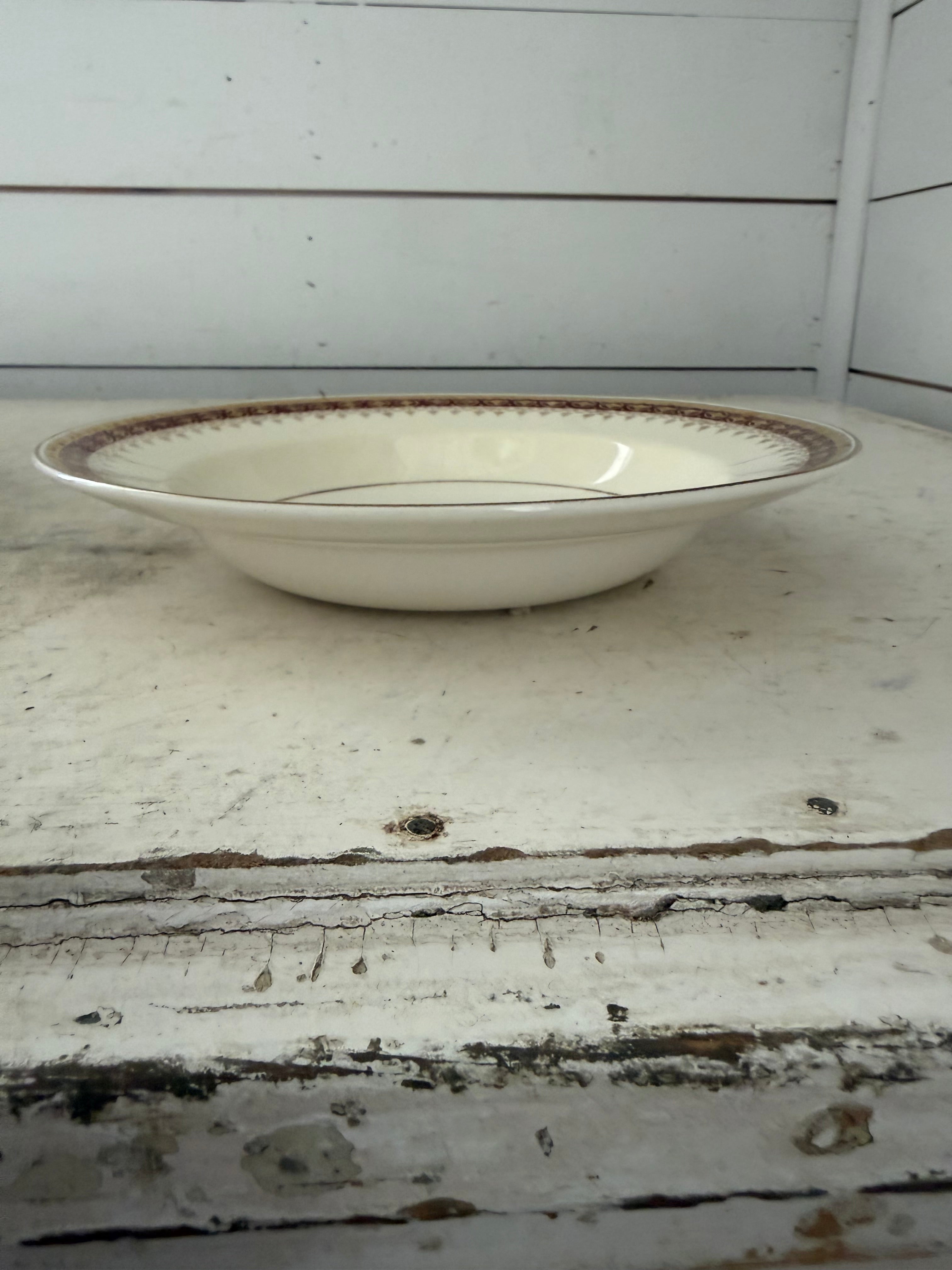 Vintage Homer Laughlin Eggshell Georgian Bowl w/gold trim