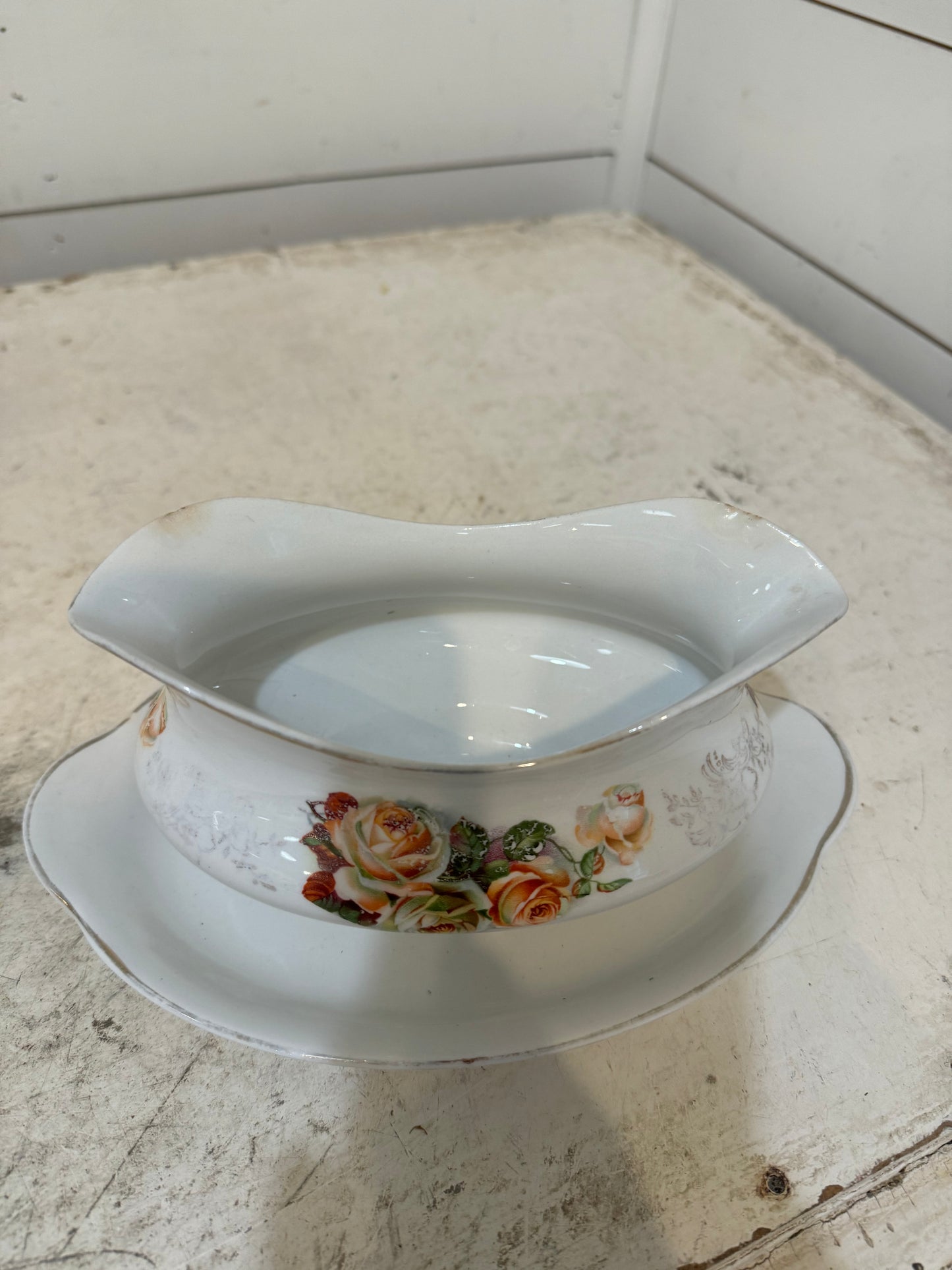 Homer Laughlin Gravy Boat has chips