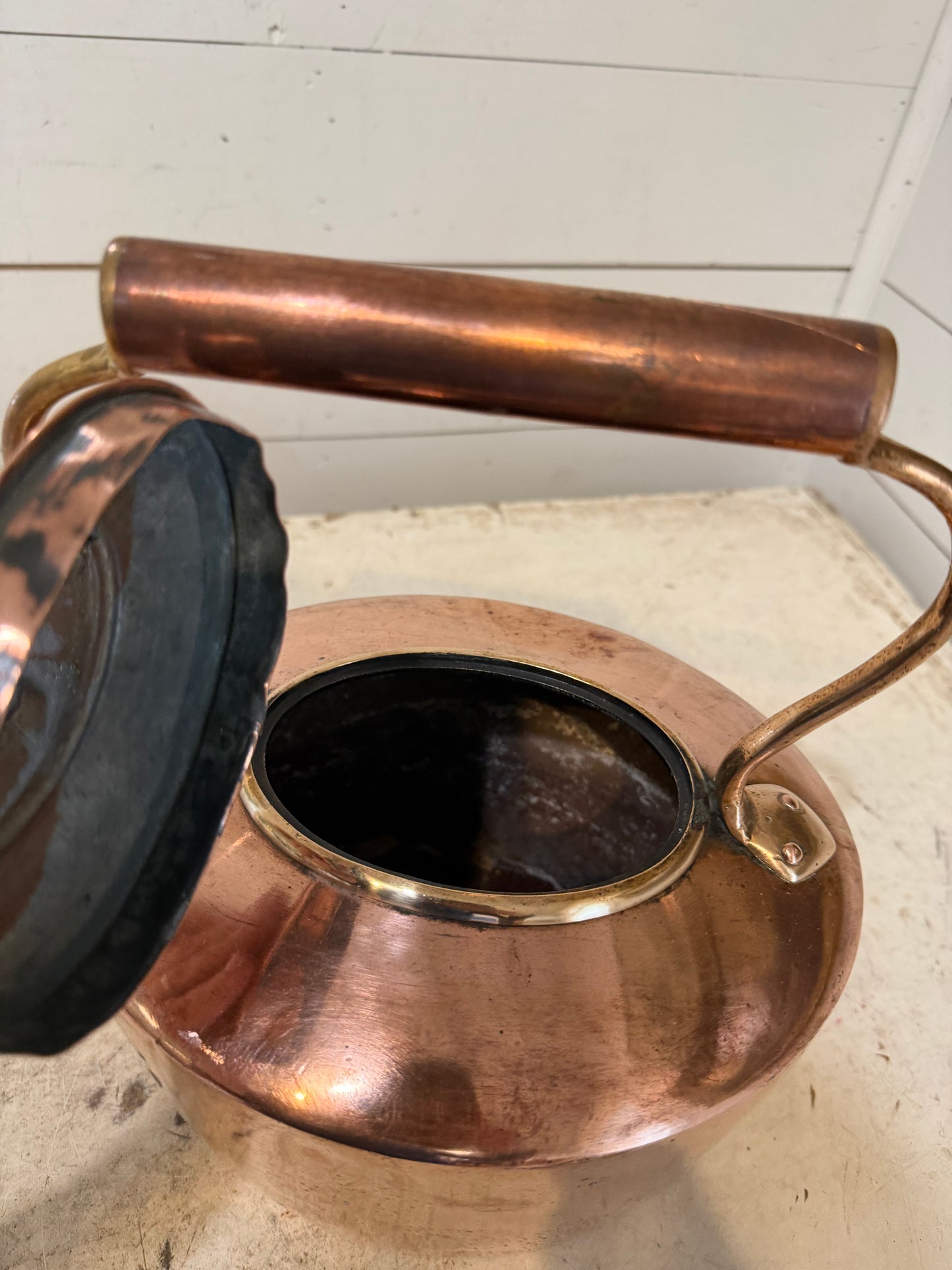 Georgian Antique copper tea kettle with crimped seam - Polished