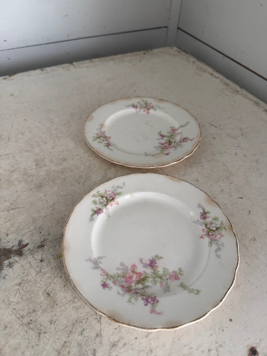 Set of plates will get turned into a tiered tray