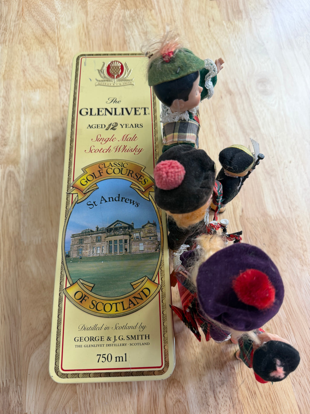 Set of Scottish Dolls in Tin
