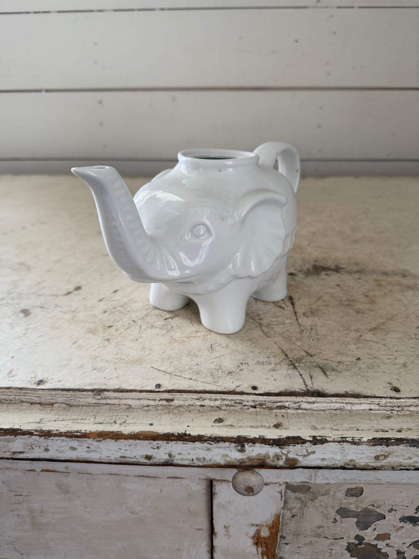 Porcelain elephant, teapot - missing lid