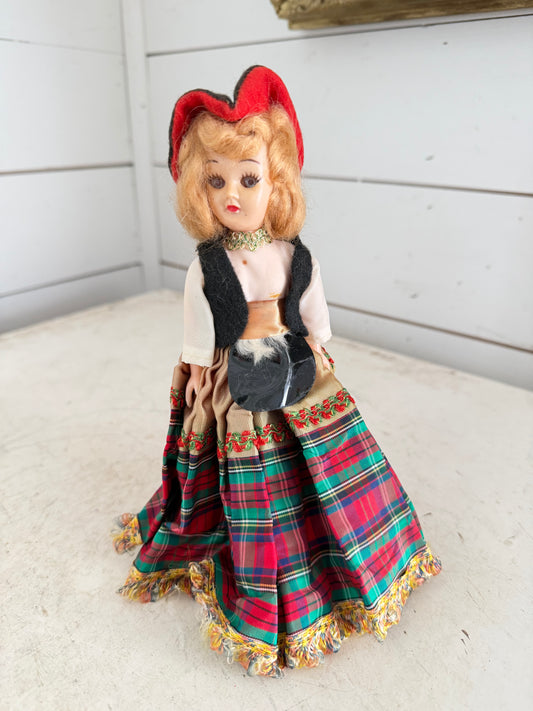 Arco Dolls Of The World World Scotland