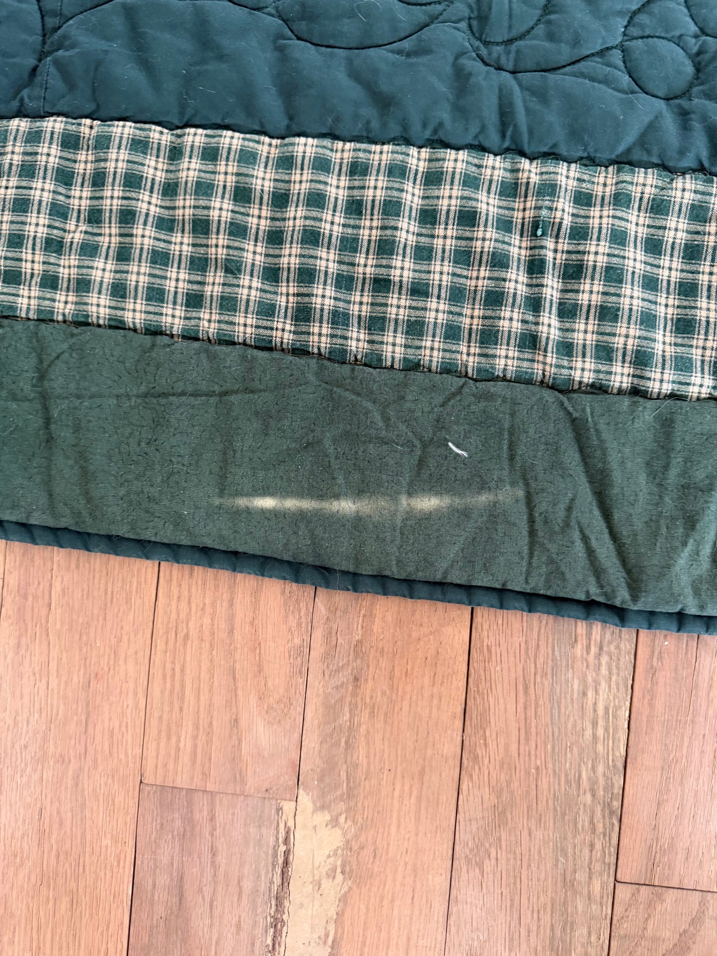 Green and Red Hand Quilted Equestrian Quilt - King Size - Homemade as is