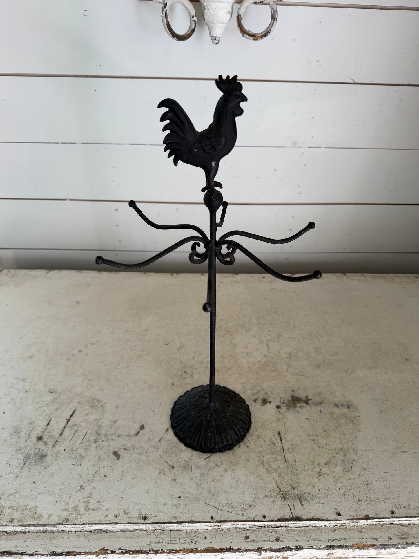 Cast Iron Base Rooster Mug Rack