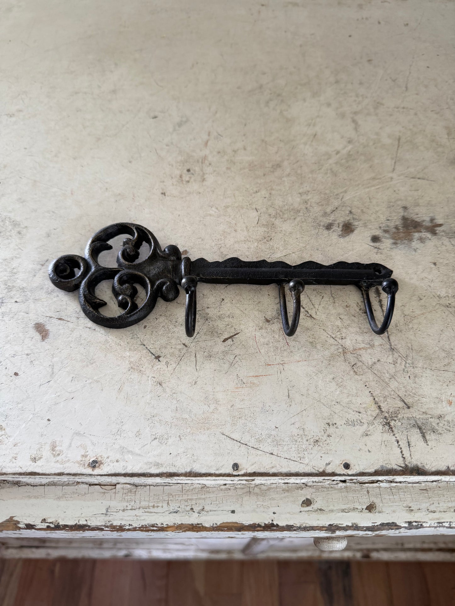 Cast Iron Key with 3 key hooks