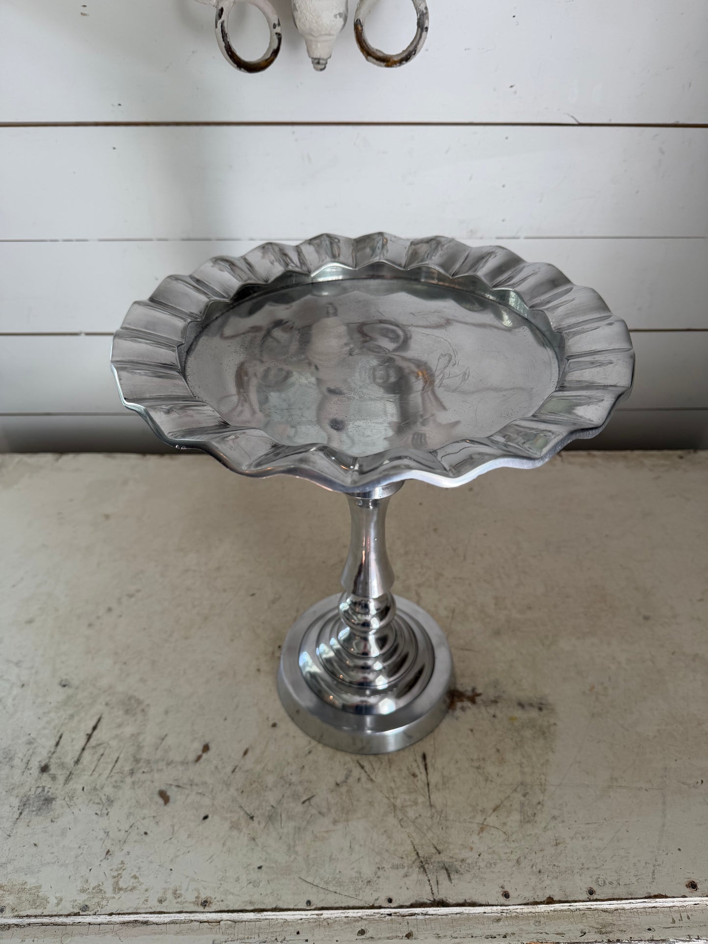 Tall Aluminum Pedestal Plate with ruffled edge
