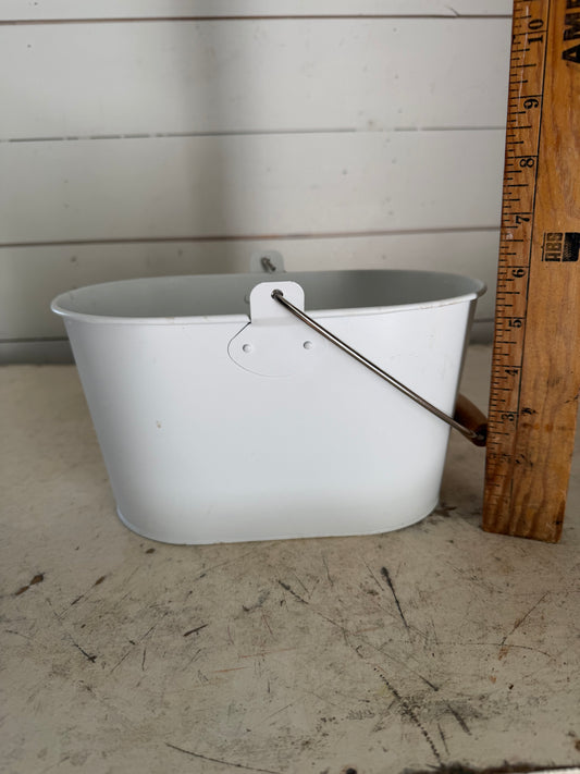 White Metal Cleaning Caddy Will Get Makeover