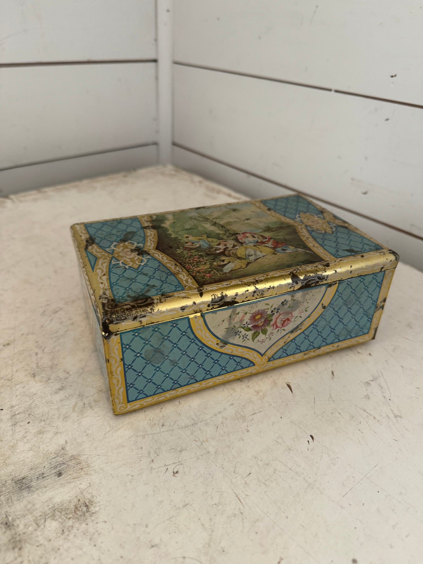 MACFARLANE LANG & CO. VINTAGE Tin RARE renaissance English Biscuit Box Bin 15