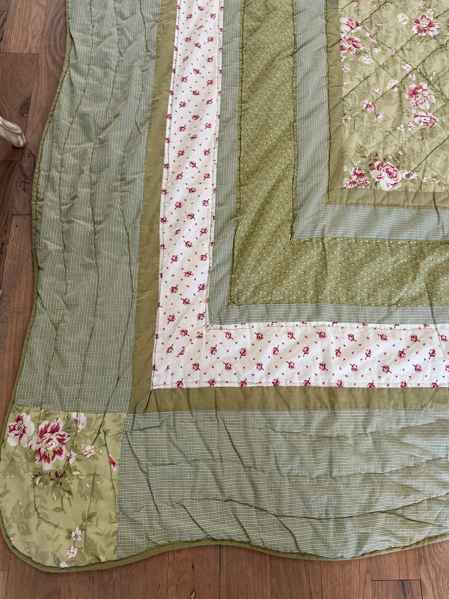 Queen Floral Green Quilt